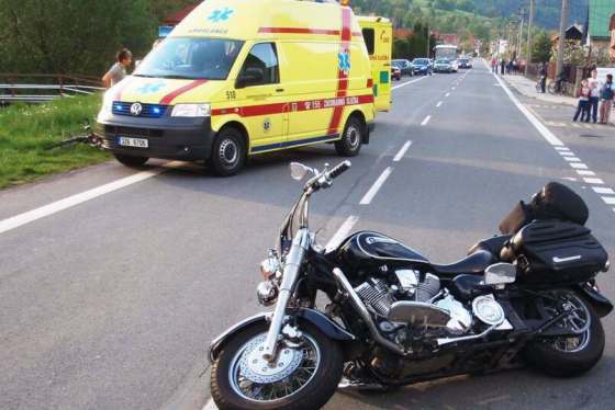 V Lidečku těžce havaroval motorkář. S vážným zraněním jej do ostravské nemocnice přepravil vrtulník